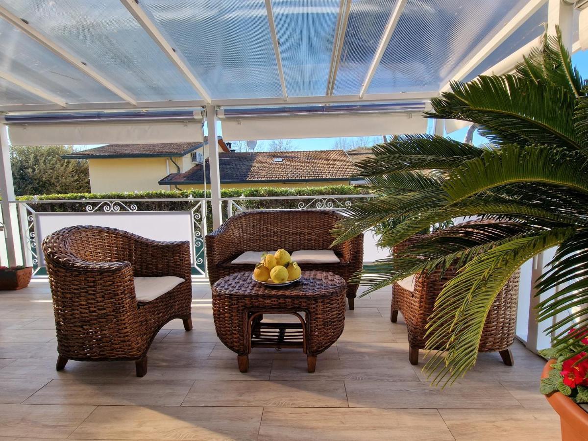 Tra Forte Dei Marmi E Marina Di Massa - Il Melograno Exteriör bild